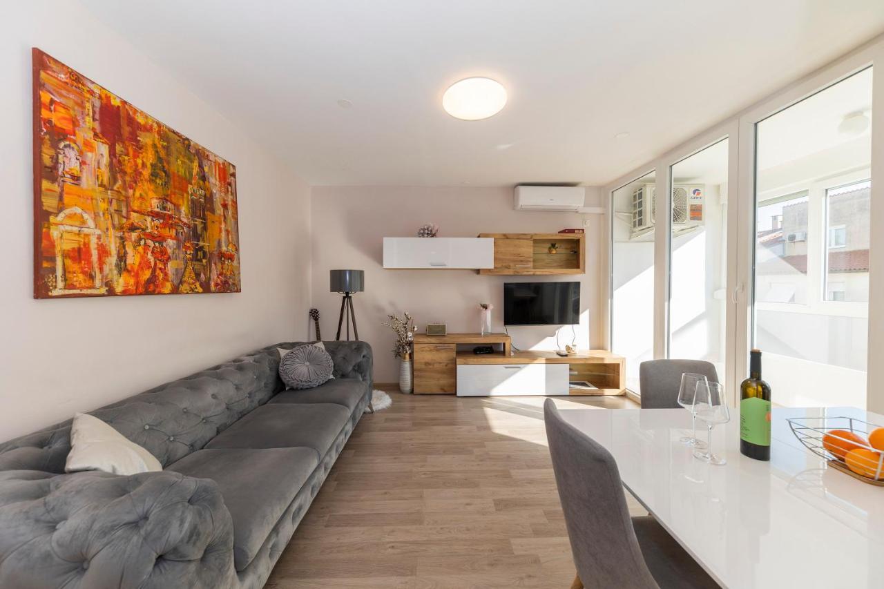 Apartman Morena Appartamento Zara Esterno foto