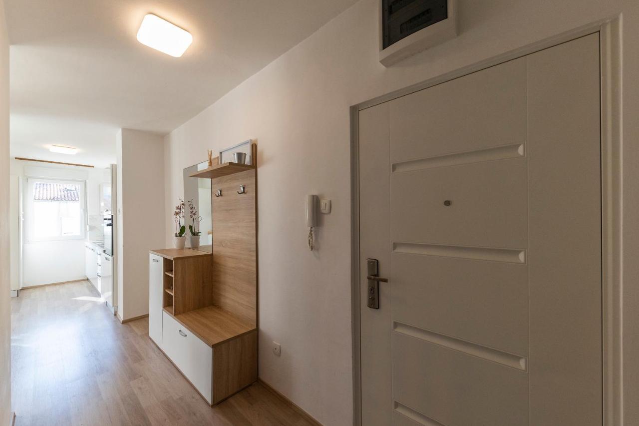 Apartman Morena Appartamento Zara Esterno foto